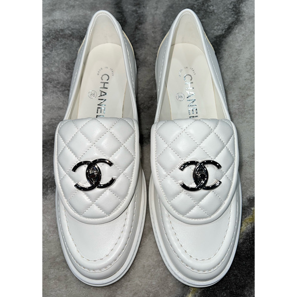 Chanel 22P White Quilted Flap Turnlock CC Logo Mule Slip On Flat Loafer 37 - Picture 8 of 12